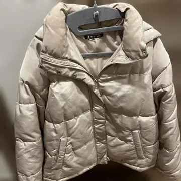 INGNI 베이지 퀼팅 다운 자켓
