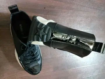 누벨바그 NOUBELVOUG 24.5 블랙 하이컷 스니커즈