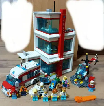 레고 시티 60204 병원 라이트 블록 포함