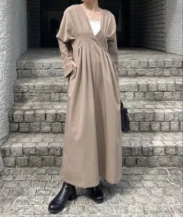 CAPRICIEUX LE'MAGE 허리 턱 원피스 모카