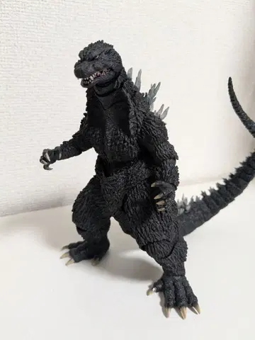 S.H.MonsterArts 고질라 2002