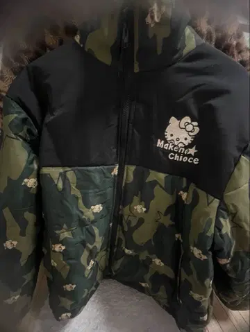 헬로키티 Makeen Choice 카모 패턴 다운 자켓
