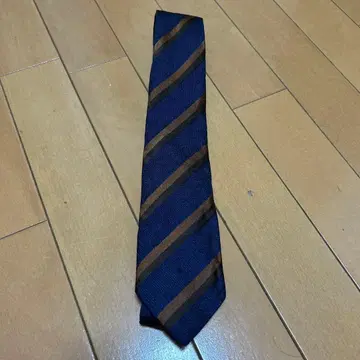 EDIFICE 네이비와 브라운 스트라이프 넥타이