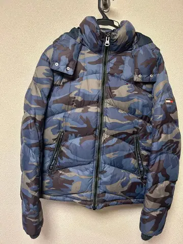 Tommy Hilfiger 카모플라쥬 다운 자켓 후드 부착 (S 사이즈)