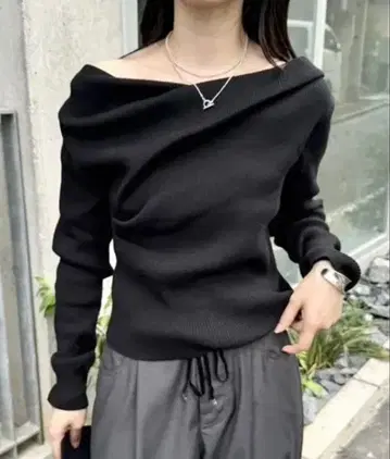 mystic 오프숄더 리브 니트 블랙