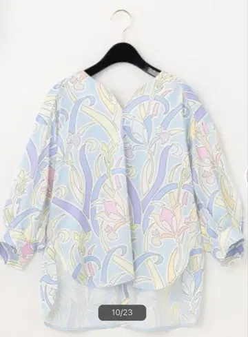 그레이스 콘티넨탈 누보 플라워 프린트 탑