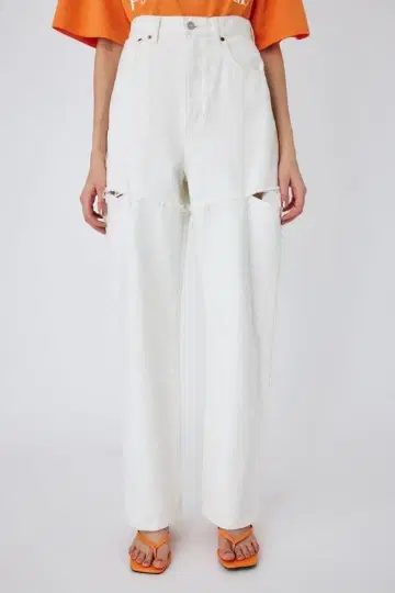 MOUSSY 컷 아웃 와이드 스트레이트 화이트 25인치