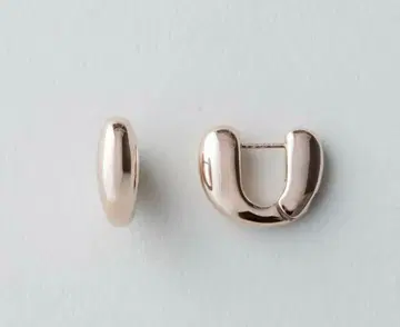 미사용 ete favorite_border 로우 하그 귀걸이