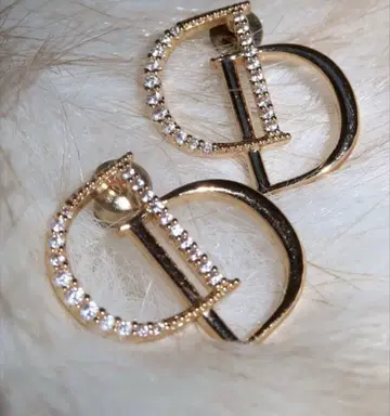 DIANTE DD 로고 귀걸이