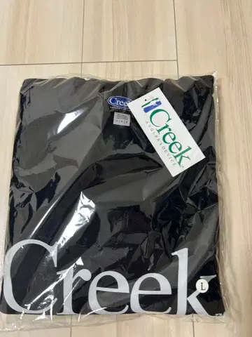 즉시 완판!! creek 맨투맨 블랙 새상품 2024 모델