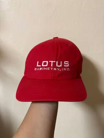 LOTUS 빨간색 메쉬 캡