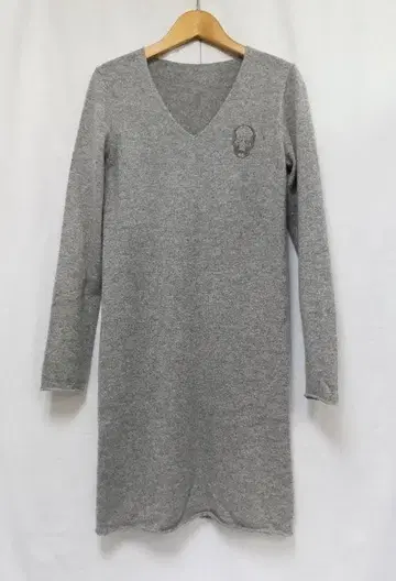 루시앙페라피네 캐시미어 100% 스컬 자수 니트 원피스