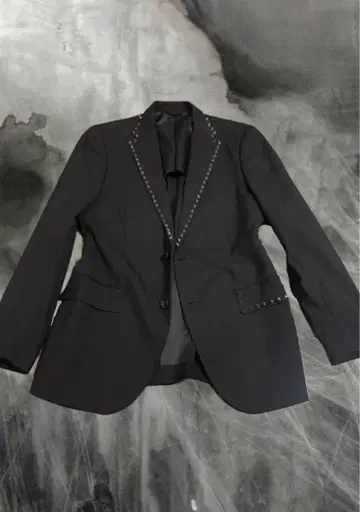 스터드 장식 테일러드 자켓 리메이크