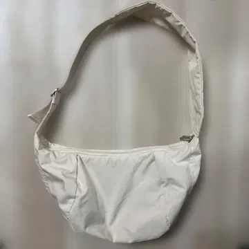 화이트 나일론 숄더백