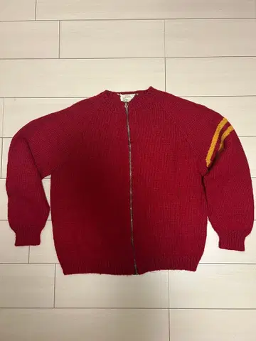 빨간색 집업 니트 스웨터