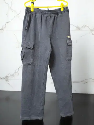 AND1 네이비 컬러 맨투맨 카고 팬츠