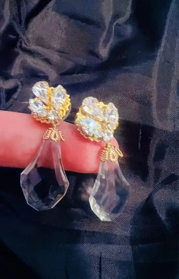 엘레강트 크리스탈 드롭 귀찌