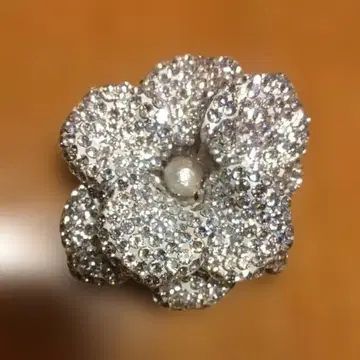 실버 반짝이는 다이아몬드풍 꽃 모양 크리스탈 브로치 액세서리 잡화