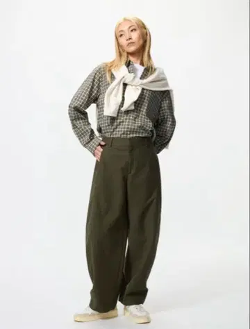 UNIQLO 저지 배럴 레그 팬츠 XS 사이즈 올리브