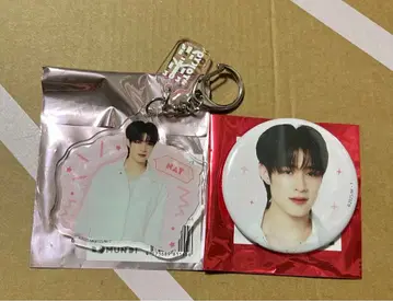 Nat 아크릴 키링 x 1. 캔 배지 x 1