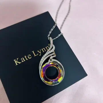 Kate Lynn 멀티 컬러 펜던트 목걸이