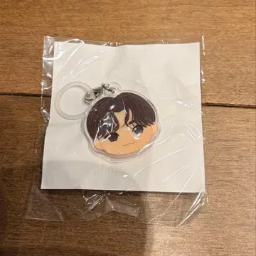 트레저 준규 아크릴 참