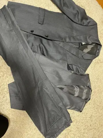 그레이 비즈니스 정장 자켓과 베스트 포함