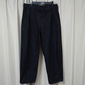 유니클로 와이드 테이퍼드 진 M 블랙 09 블랙