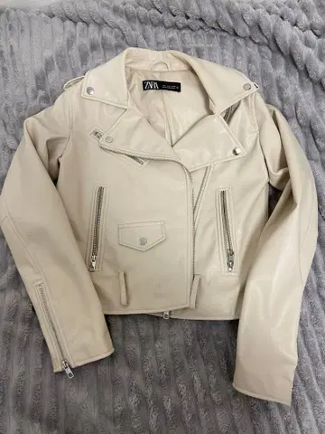 라이더스 아이보리