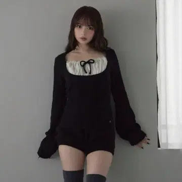 andmary Raven gather set up black