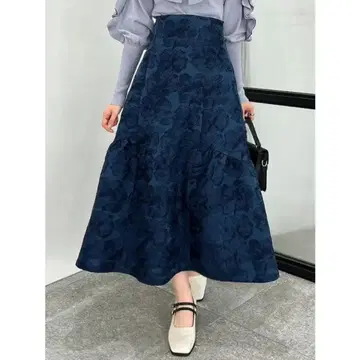 dazzlin 플라워 패턴 플레어 스커트 S 사이즈