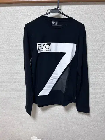 엠포리오 아르마니 EA7 블랙 L 사이즈 긴팔 티셔츠