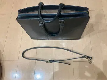 브리프 케이스 네이비 만소 가죽