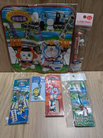 미사용품 지역 한정 도라에몽 스트랩 펜 손수건 샤프