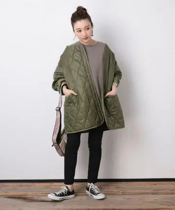 FREAK'S STOR 올리브 그린 퀼팅 자켓