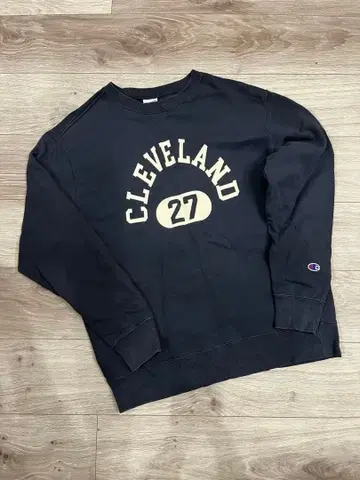 Champion CLEVELAND 27 XL 네이비 맨투맨