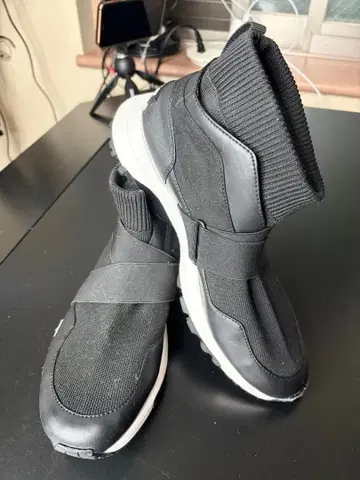 [ 새상품급 ] 1PIU1UGUALE3 슬립온 스니커즈 블랙