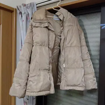 베이지 후드 부착 다운 자켓 프리 사이즈