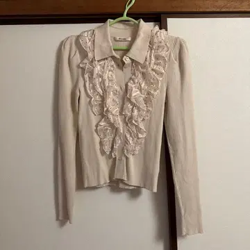 SNIDEL 프릴 긴팔 니트