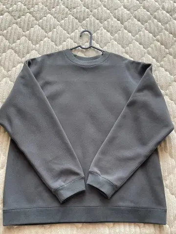 BEAUTY&YOUTH 그레이 그린 계열 크루넥 맨투맨