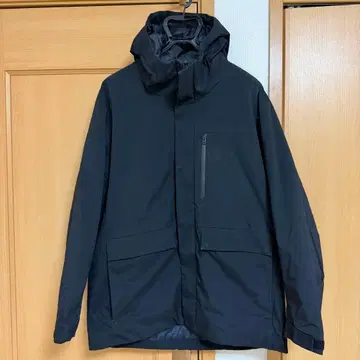 유니클로 하이브리드 다운 후드티 블랙 XL 사이즈