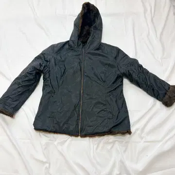 리버서블 후드 부착 블랙 자켓 아우터