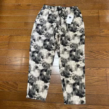 새상품 칸비오 모던 아티스트 디자인 이지 팬츠 블랙 L 사이즈