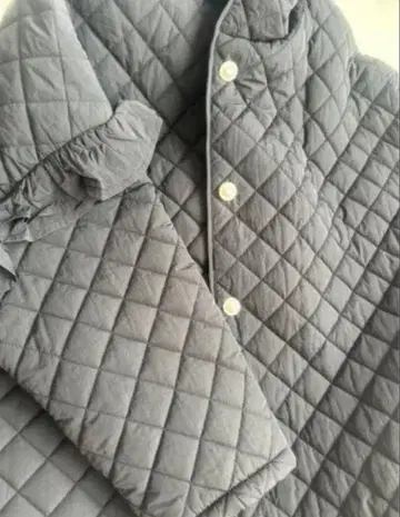 Myu 벤치 코트 퀼팅 코트 블랙