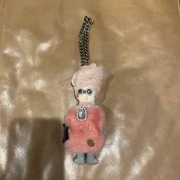 퍼 소재 핑크 인형 키링 데모데