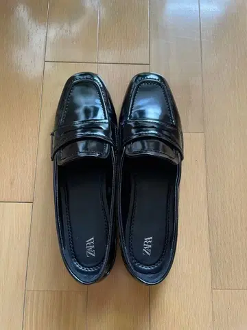 ZARA 블랙 로퍼 37