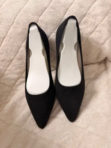 steppi 블랙 라메 글리터 포인티드 펌프스