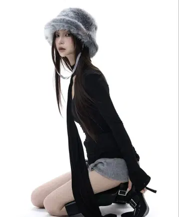 S 애심메트릭 드레이프 탑스 the red thread