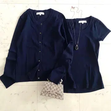 새상품급 엠프리미어 가디건&반팔 니트탑 앙상블 네이비 36