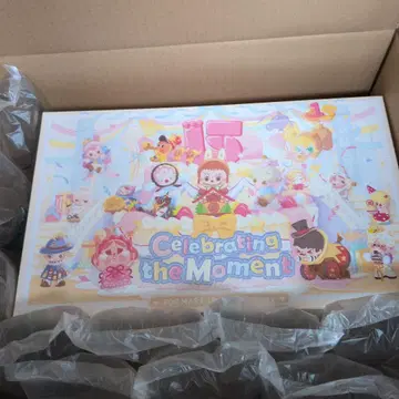 POP MART Celebrating the Moment 피규어